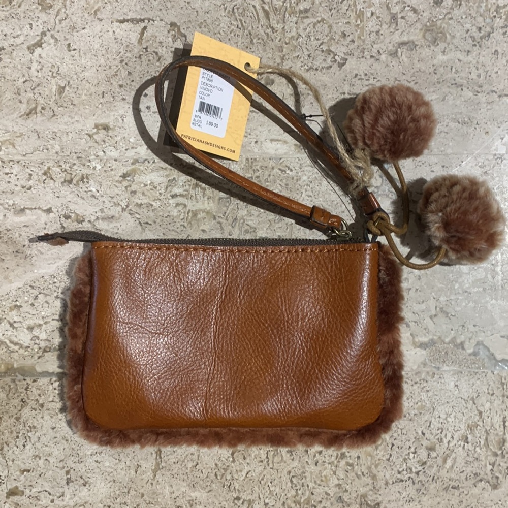 NWT Patricia Nash laser cut Sherpa leather wristlet - Picture 2 of 4